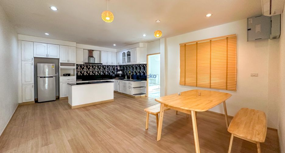 Casa en alquiler y en venta de 6 habitaciones en Jomtien, Pattaya