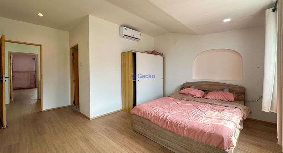 Casa en alquiler y en venta de 6 habitaciones en Jomtien, Pattaya