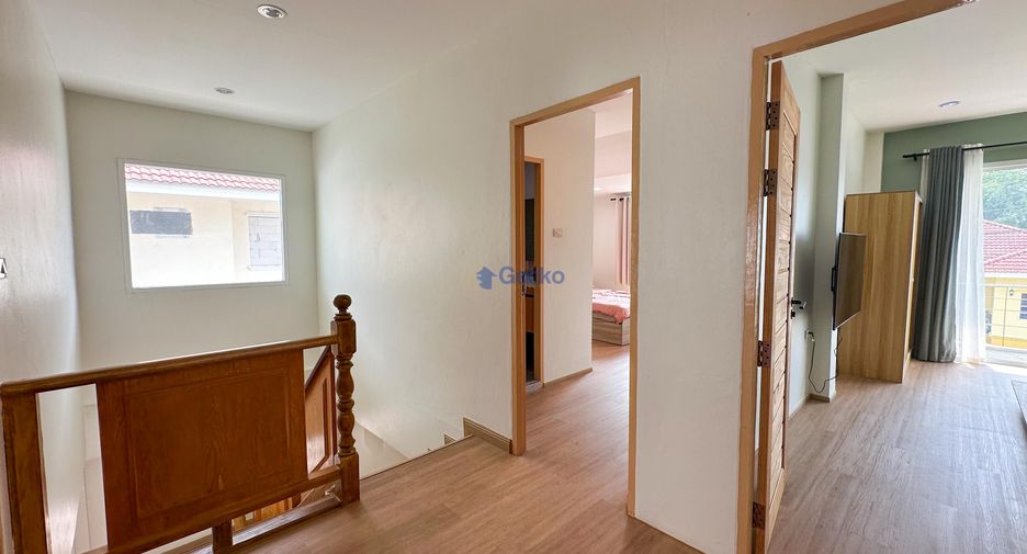 Casa en alquiler y en venta de 6 habitaciones en Jomtien, Pattaya