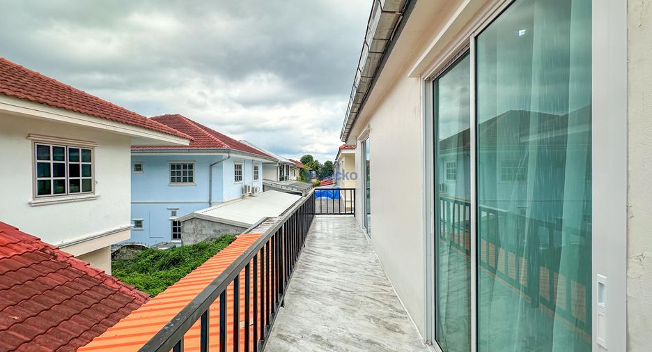 Casa en alquiler y en venta de 6 habitaciones en Jomtien, Pattaya