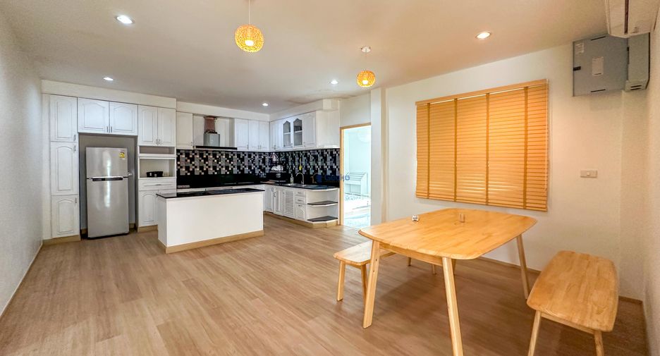 For rent そして for sale 6 ベッドルーム house in Jomtien, Pattaya