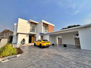 Haus zum Kauf mit 4 Zimmer in Bang Lamung, Chonburi