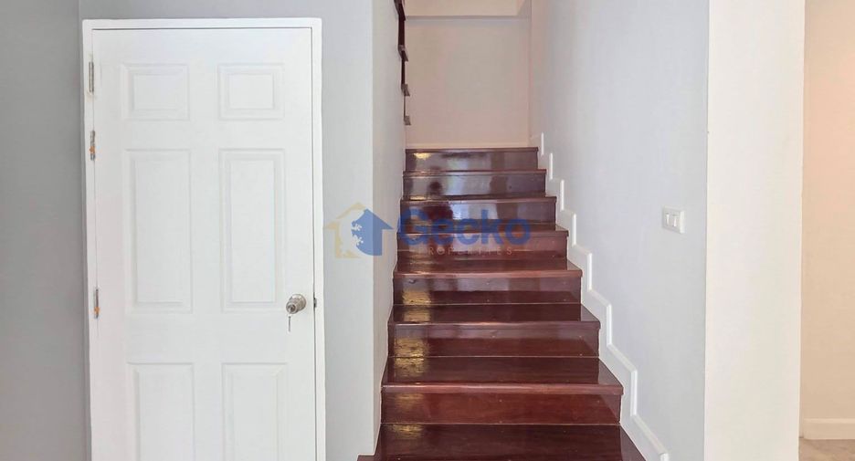 Haus zum Kauf mit 4 Zimmer in Sattahip, Chonburi