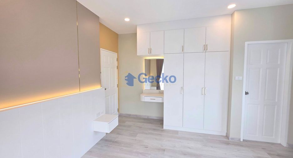 Haus zum Kauf mit 4 Zimmer in Sattahip, Chonburi