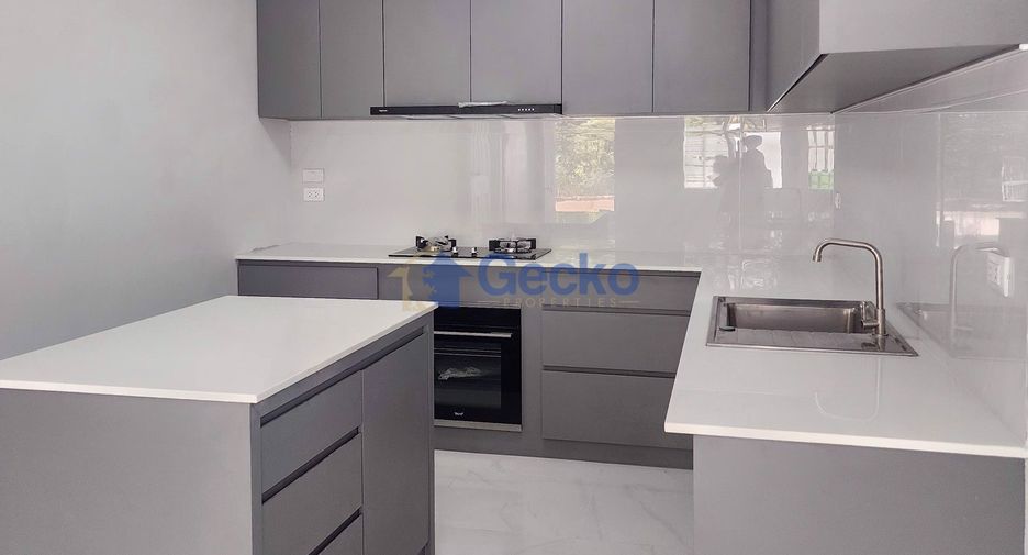 Haus zum Kauf mit 4 Zimmer in Sattahip, Chonburi