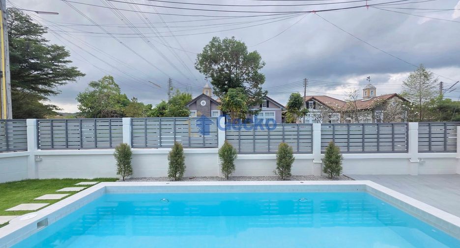 Haus zum Kauf mit 4 Zimmer in Sattahip, Chonburi