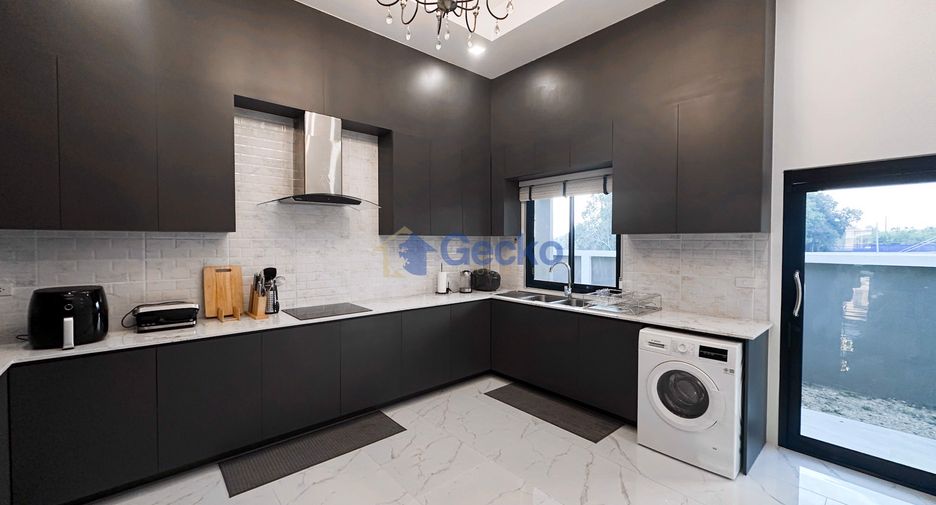 Haus zur Miete und zum Kauf mit 5 Zimmer in East Pattaya, Pattaya