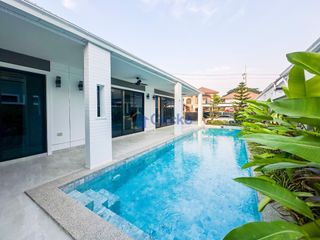 For rent and for sale 5 bedrooms house in Bang Lamung, Chonburi