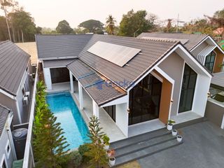 For rent and for sale 5 bedrooms house in Bang Lamung, Chonburi