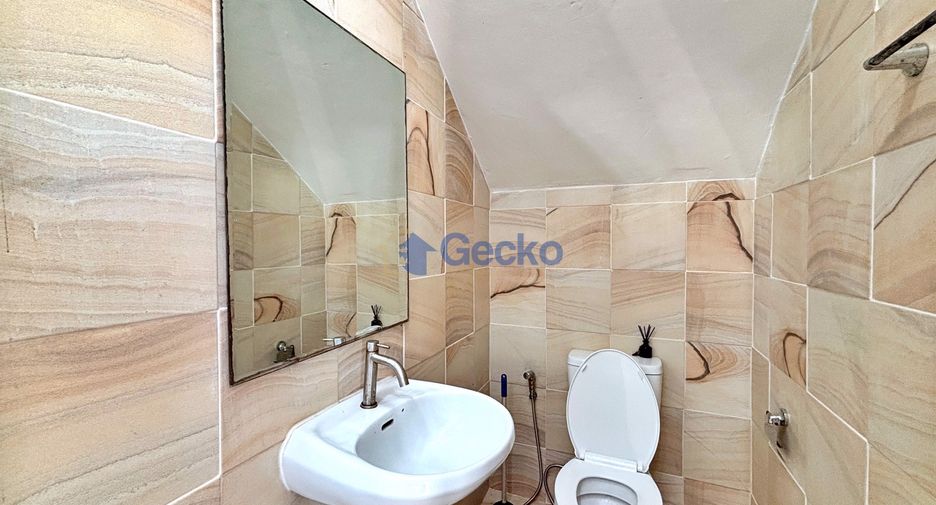 Haus zur Miete und zum Kauf mit 4 Zimmer in Huay Yai, Pattaya