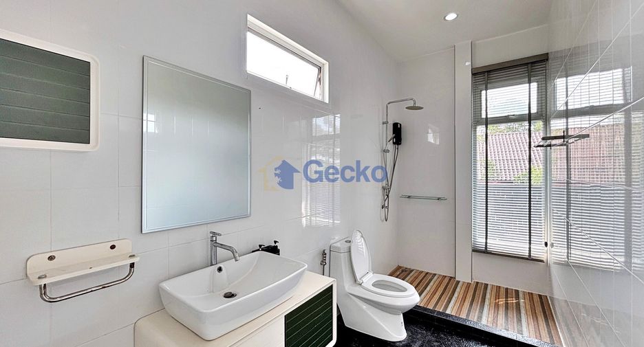 Haus zur Miete und zum Kauf mit 4 Zimmer in Huay Yai, Pattaya