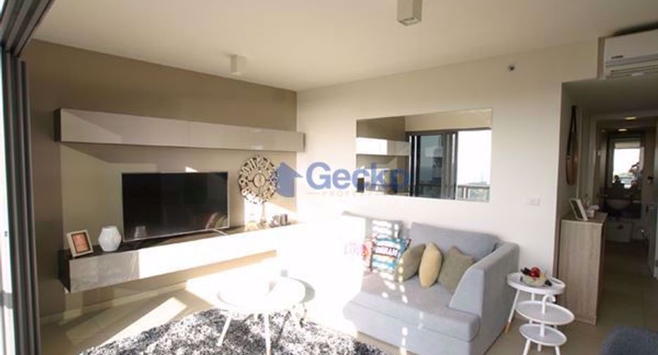 For rent 2 bedrooms condo in Pratumnak, Pattaya
