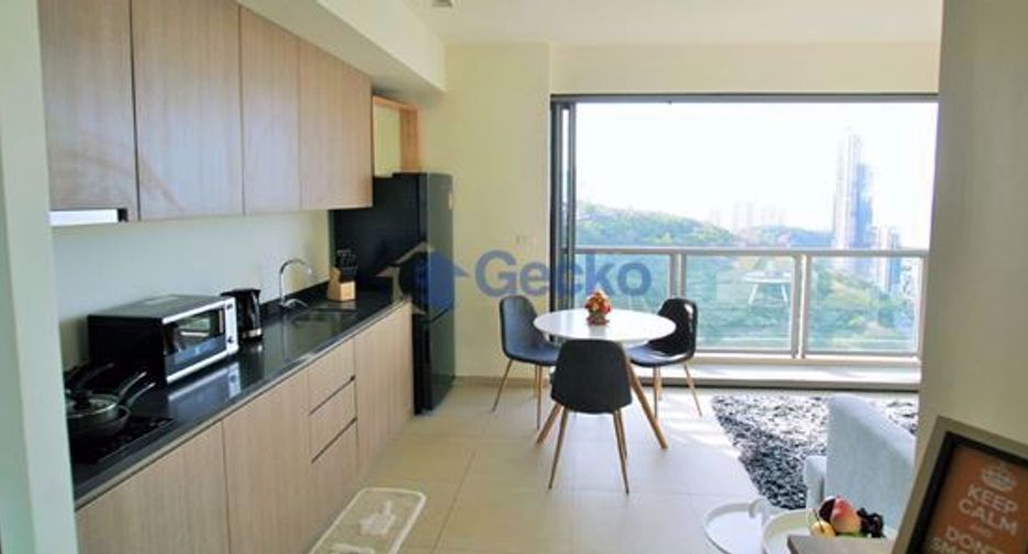 For rent 2 bedrooms condo in Pratumnak, Pattaya
