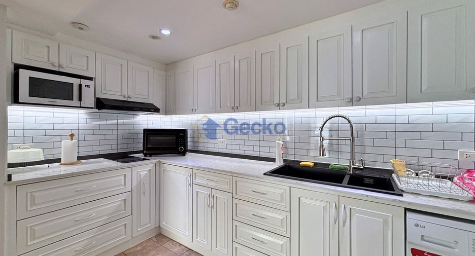For sale 2 bedrooms condo in Central Pattaya, Pattaya