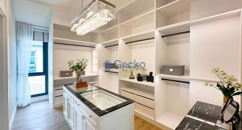Casa en venta de 4 habitaciones en Bang Lamung, Chonburi