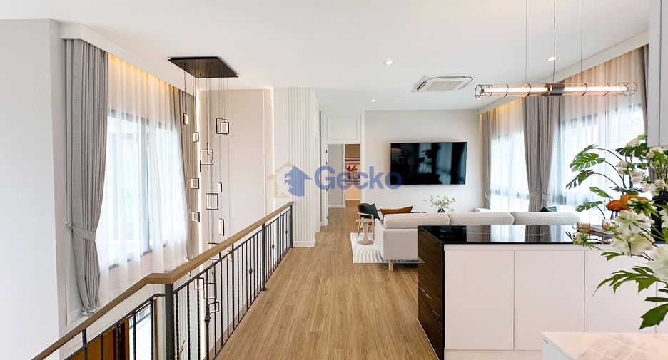 Casa en venta de 4 habitaciones en Bang Lamung, Chonburi