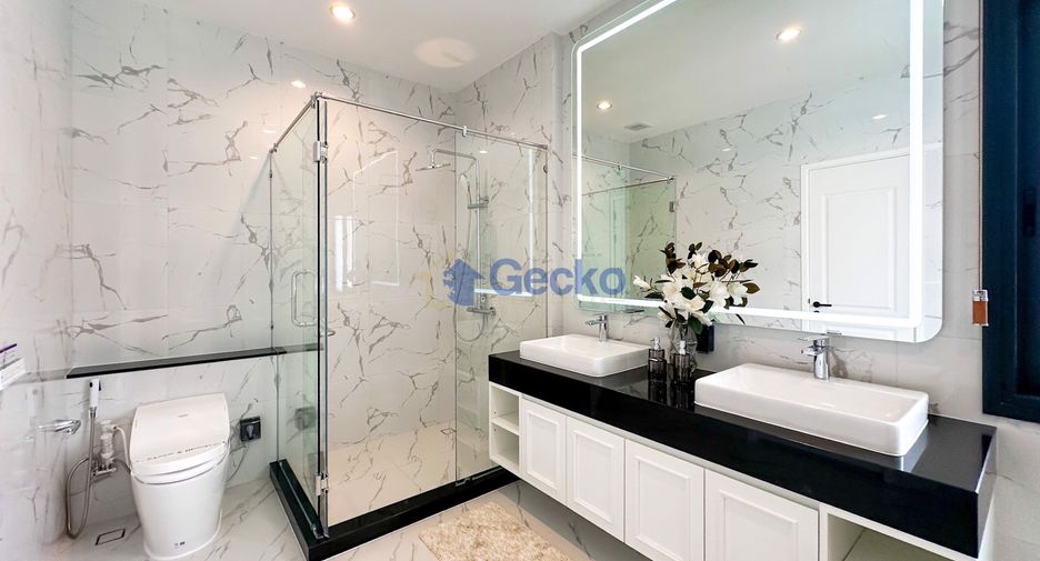 Casa en venta de 4 habitaciones en Bang Lamung, Chonburi