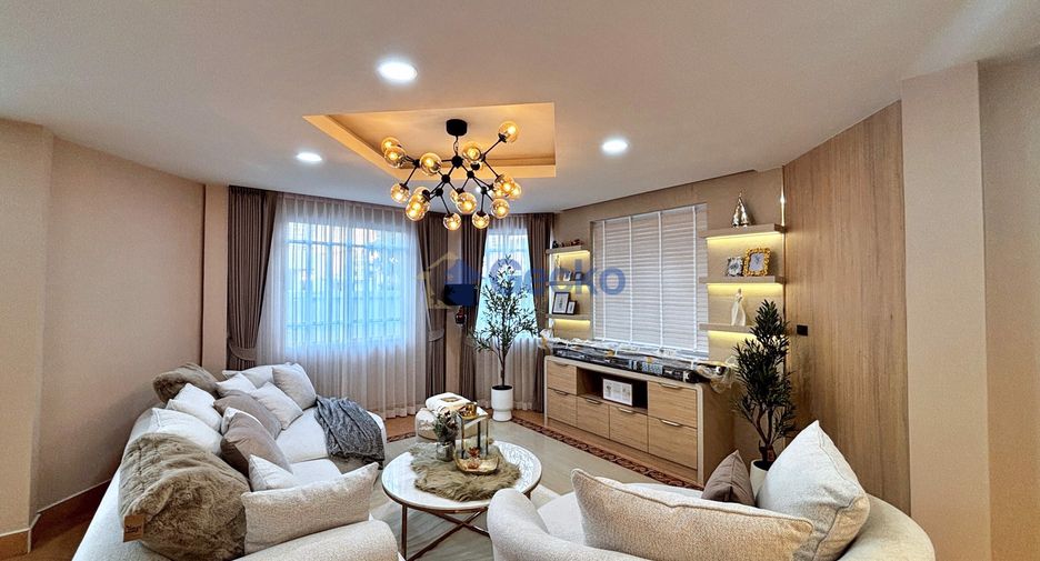 Haus zum Kauf mit 4 Zimmer in East Pattaya, Pattaya