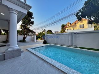 For sale 4 ベッドルーム house in Bang Lamung, Chonburi