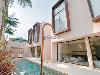 Casa en venta de 5 habitaciones en Bang Lamung, Chonburi
