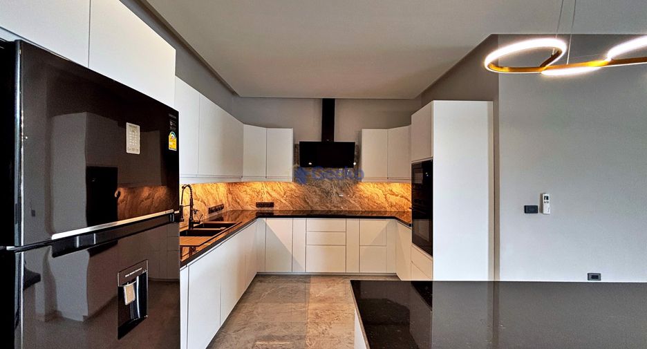 For sale 3 bedrooms house in East Pattaya, Pattaya