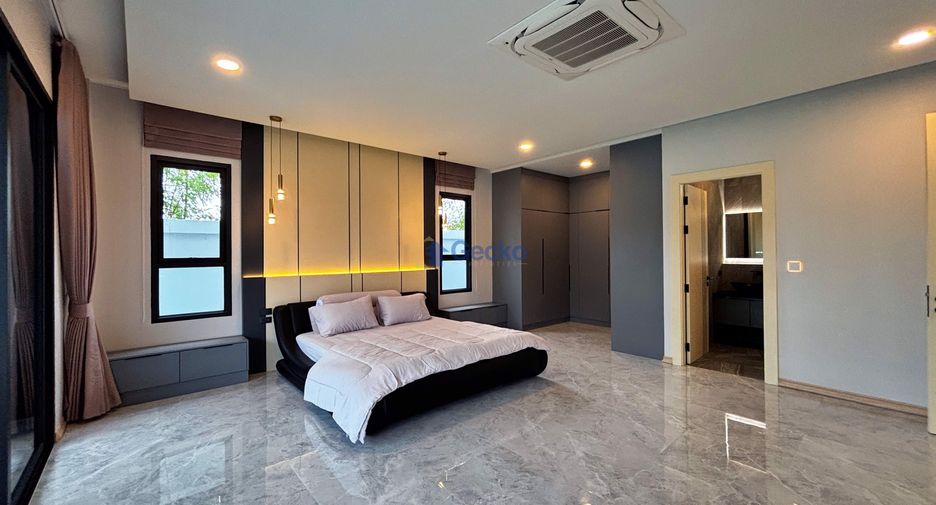 For sale 3 bedrooms house in East Pattaya, Pattaya