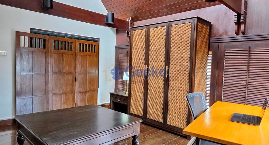 For rent 3 bedrooms condo in Jomtien, Pattaya