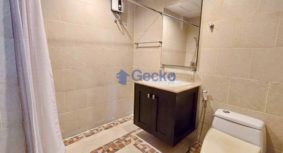 For rent 3 bedrooms condo in Jomtien, Pattaya