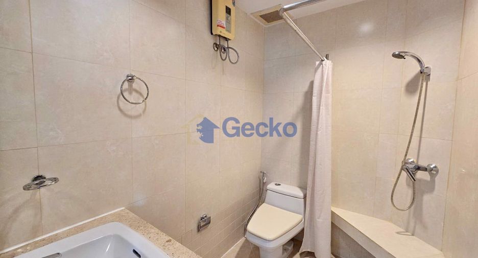 For rent 3 bedrooms condo in Jomtien, Pattaya