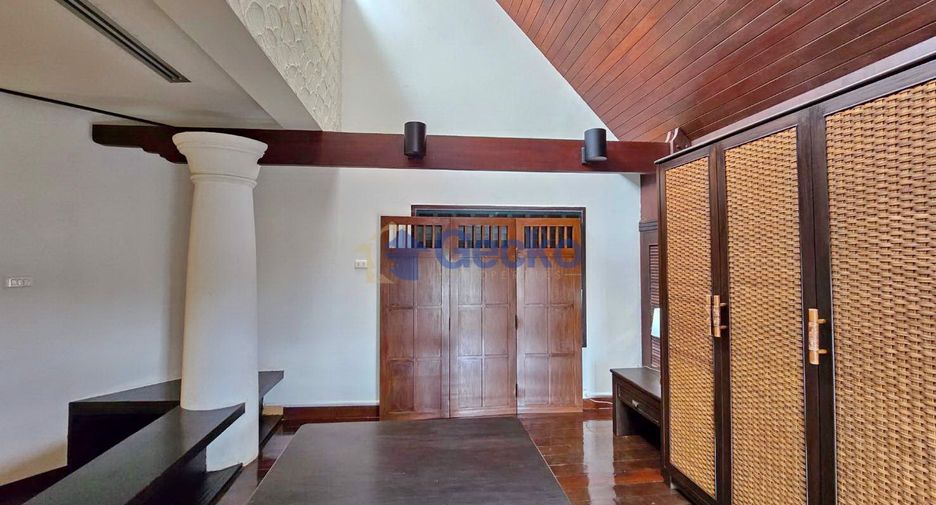 For rent 3 bedrooms condo in Jomtien, Pattaya
