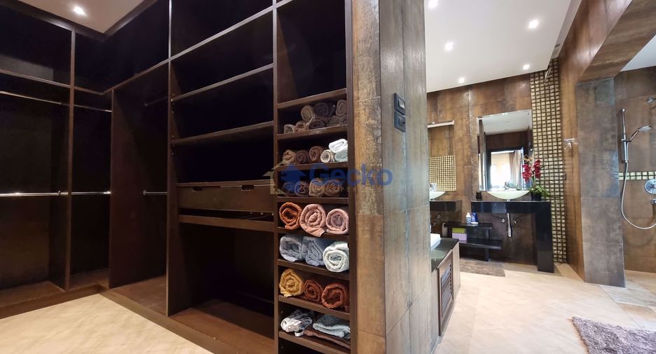 For rent and for sale 4 bedrooms house in Bang Lamung, Chonburi