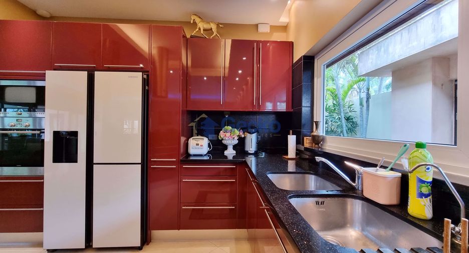 For rent and for sale 4 bedrooms house in Bang Lamung, Chonburi