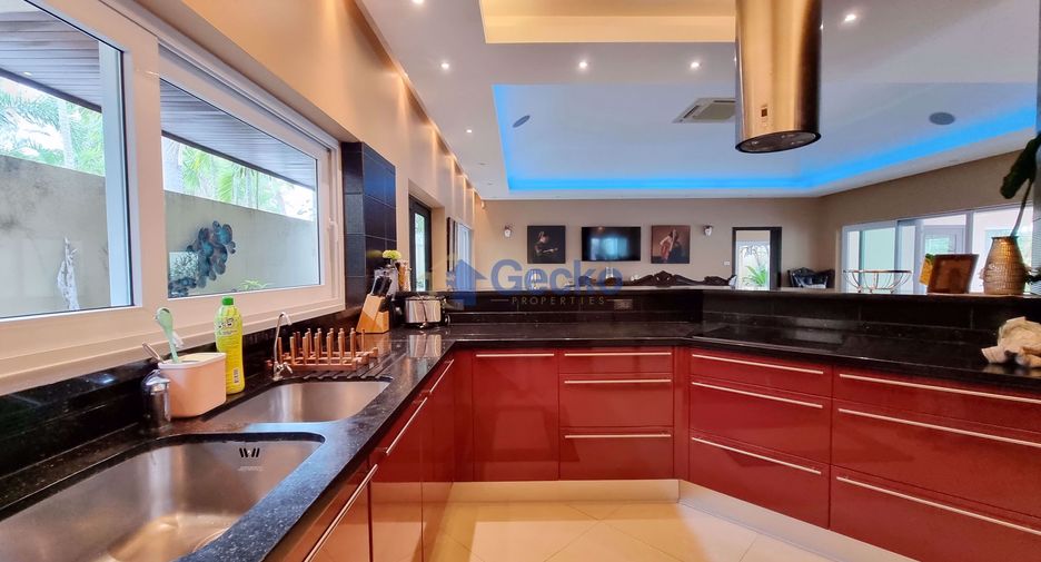 For rent and for sale 4 bedrooms house in Bang Lamung, Chonburi