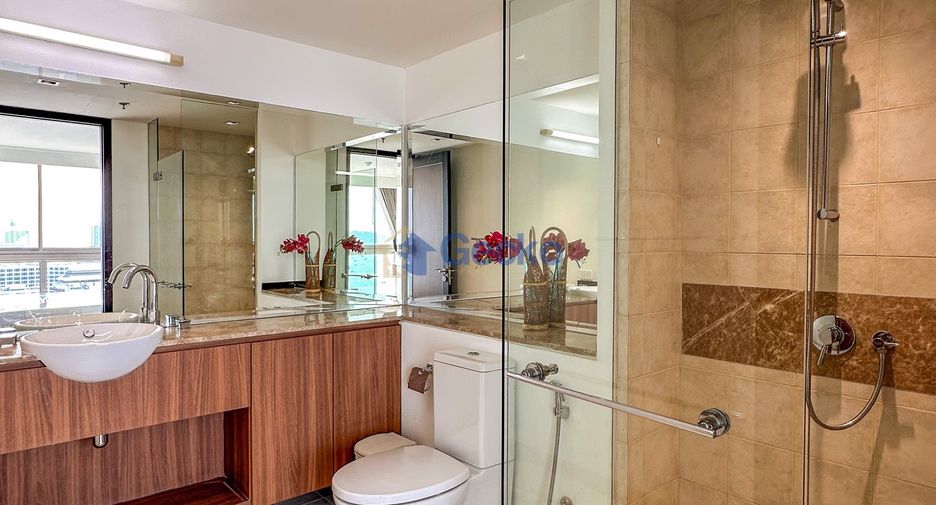 For sale 2 bedrooms condo in Central Pattaya, Pattaya