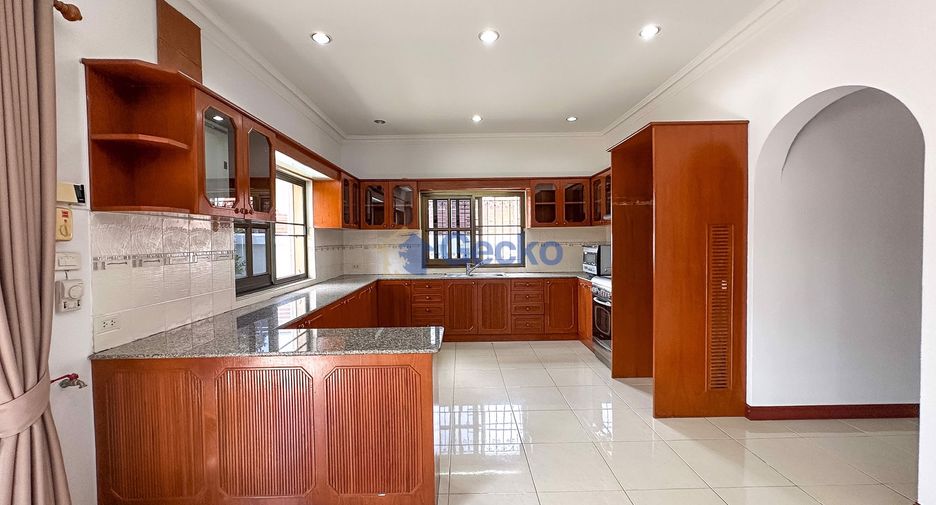Haus zur Miete mit 5 Zimmer in East Pattaya, Pattaya