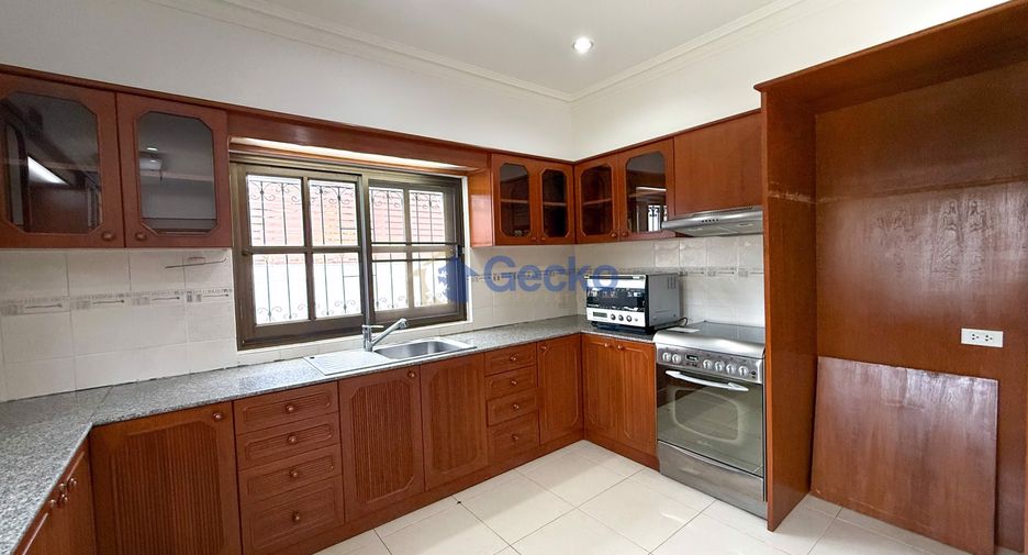 Haus zur Miete mit 5 Zimmer in East Pattaya, Pattaya