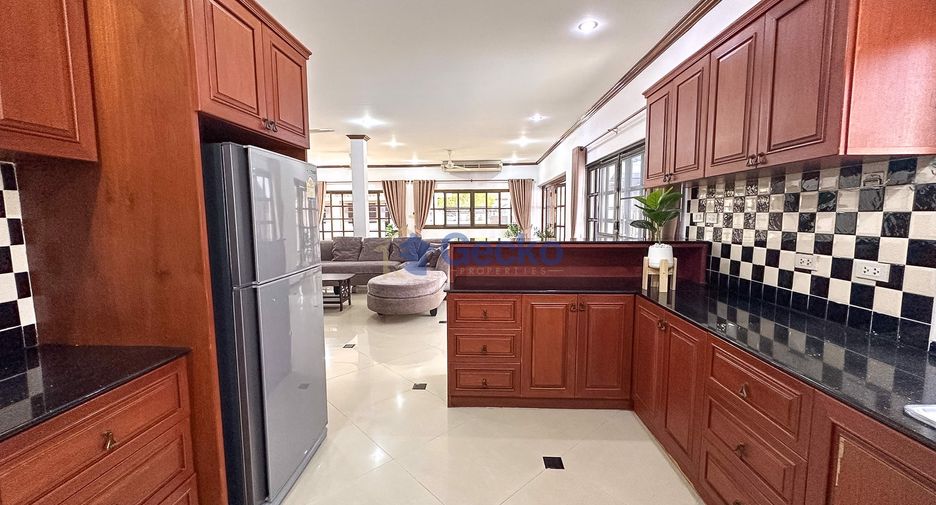 Haus zur Miete mit 5 Zimmer in East Pattaya, Pattaya