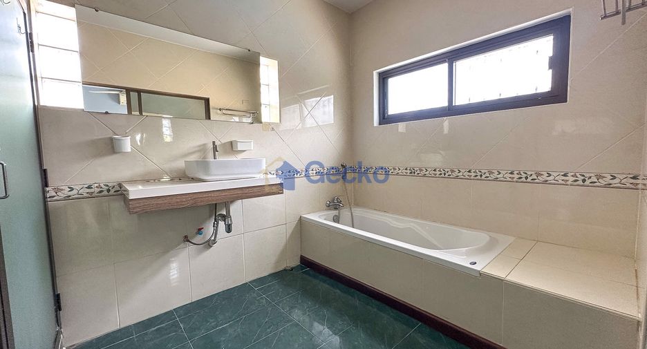 Haus zur Miete mit 5 Zimmer in East Pattaya, Pattaya