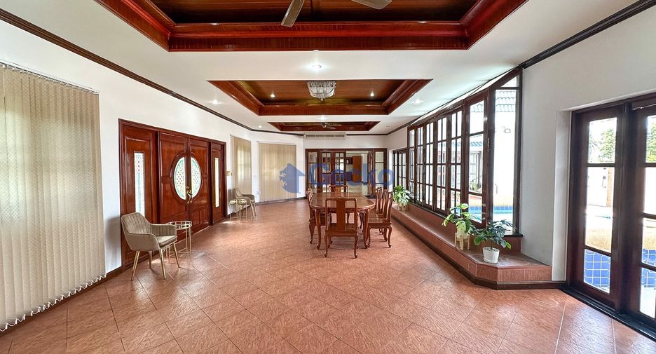 Haus zur Miete mit 5 Zimmer in East Pattaya, Pattaya