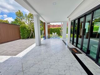 For rent and for sale 4 bedrooms house in Bang Lamung, Chonburi