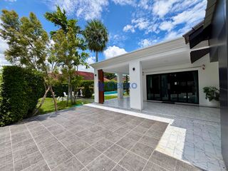 For rent and for sale 4 bedrooms house in Bang Lamung, Chonburi