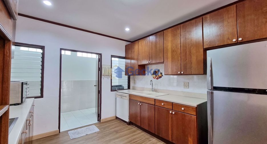 Casa en alquiler y en venta de 3 habitaciones en Sattahip, Chonburi