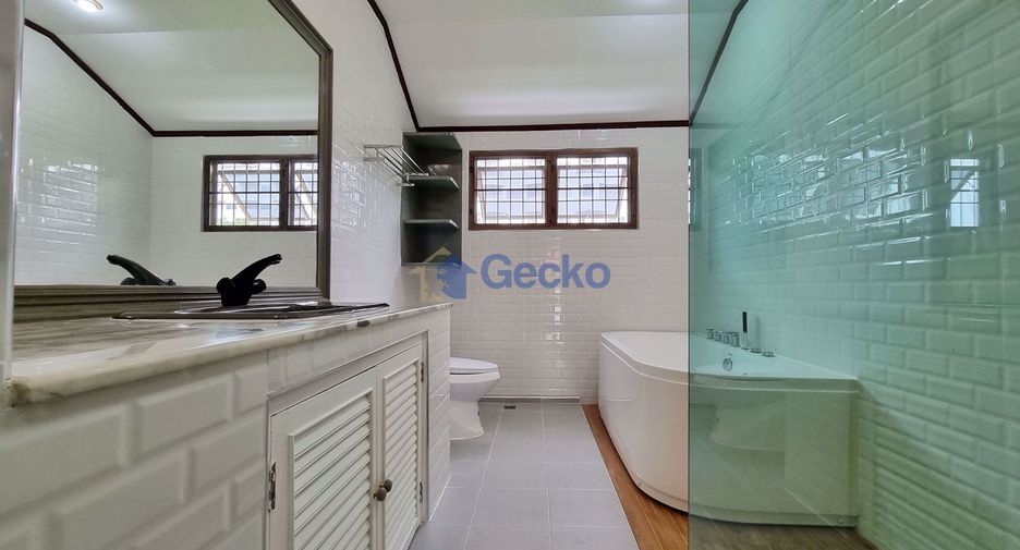 Casa en alquiler y en venta de 3 habitaciones en Sattahip, Chonburi