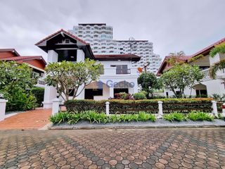For rent and for sale 3 bedrooms house in Na Jomtien, Pattaya