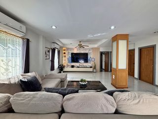 Casa en alquiler de 3 habitaciones en Bang Lamung, Chonburi
