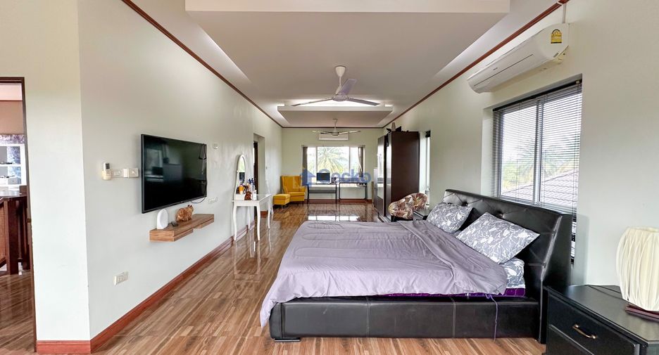 Haus zum Kauf mit 5 Zimmer in Bang Saray, Pattaya