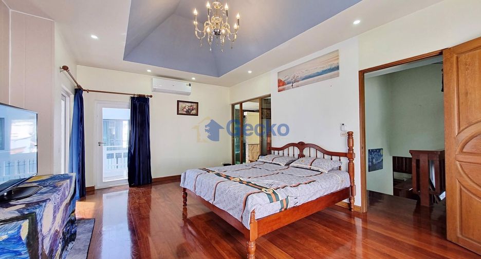 For sale 4 bedrooms house in Pratumnak, Pattaya