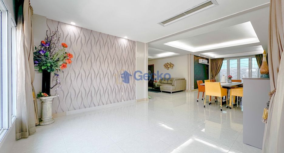 For rent 3 bedrooms house in Jomtien, Pattaya