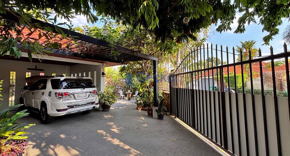 For sale 3 bedrooms house in East Pattaya, Pattaya
