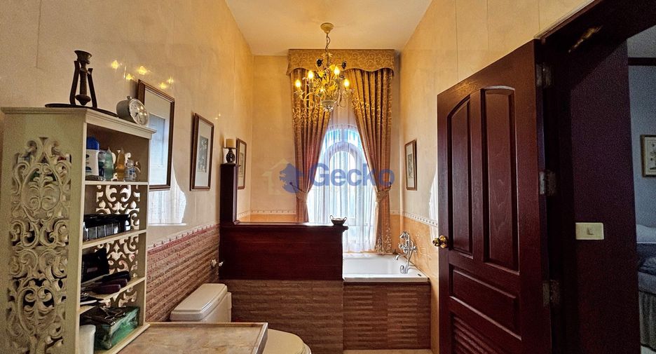 For sale 3 bedrooms house in East Pattaya, Pattaya